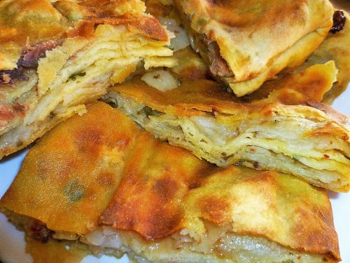 Scaccia con patate e acciughe