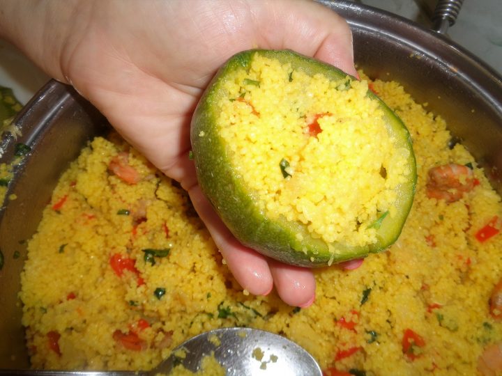 zucchine-ripiene-con-couscous-e-gamberi