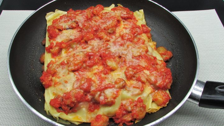 lasagne-in-padella-con-salsa-alle-melanzane