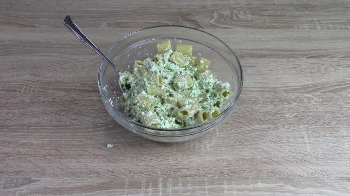 mezze-maniche-con-broccoli-e-ricotta