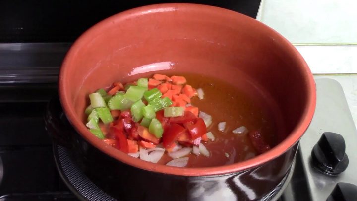 fagioli-con-costine-di-maiale