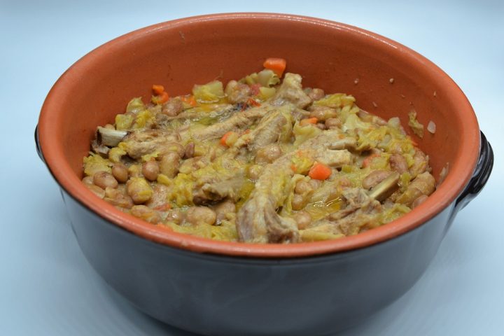 ricetta-fagioli-con-costine-di-maiale