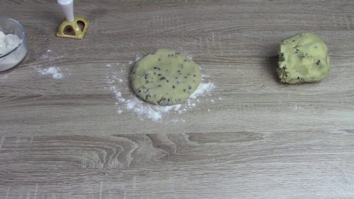 biscotti-alla-margarina-con-gocce-di-cioccolato