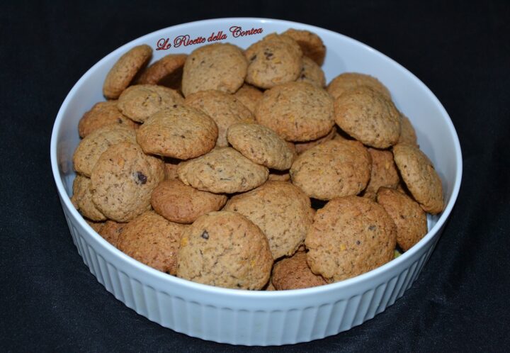 ricetta-biscotti-con-corn-flakes-e-fondente