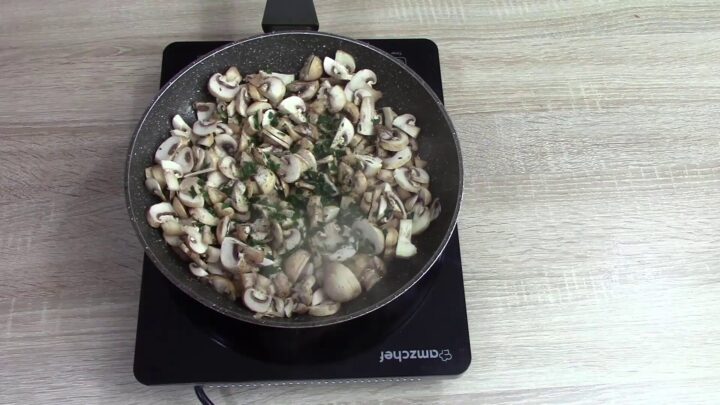 pasta-sfoglia-con-funghi-e-castagne